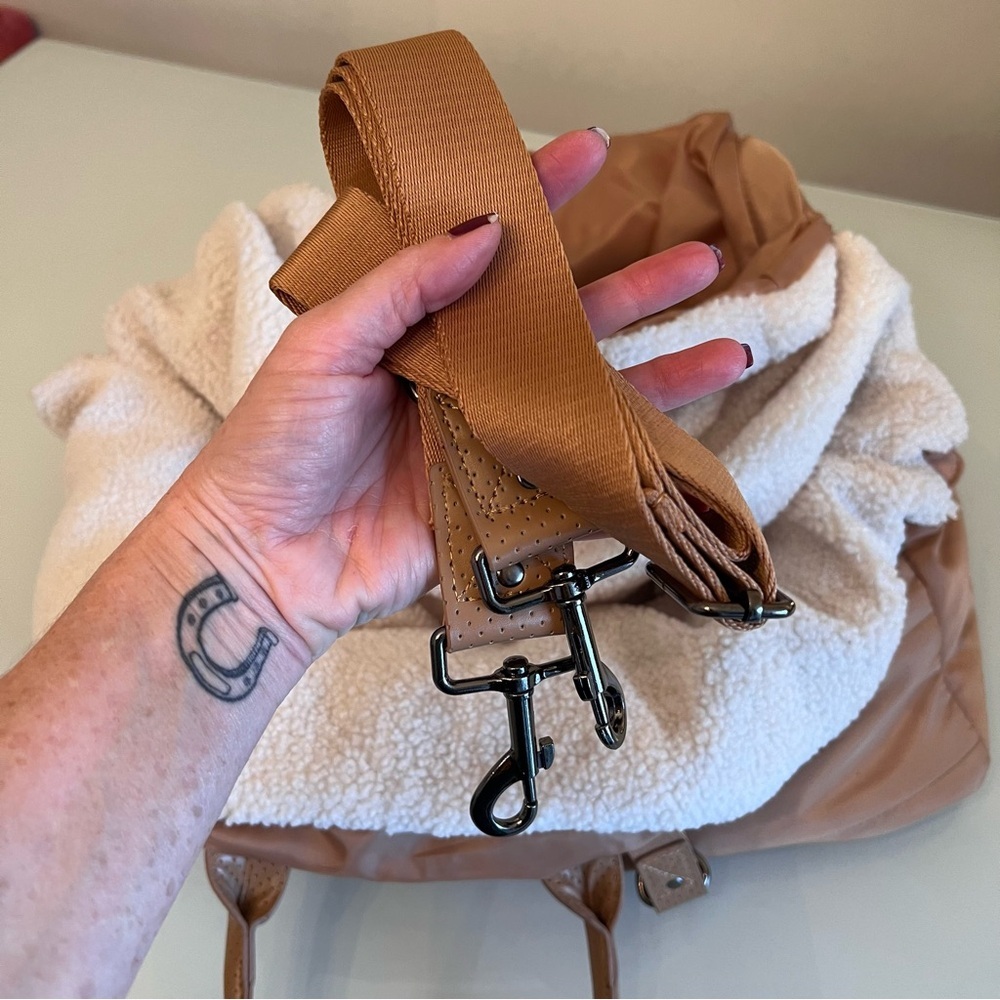 HOTEL DOGGY Quilted Camel Sherpa Dog Carrier Luxury Pet Travel Bag - Picture 7 of 17